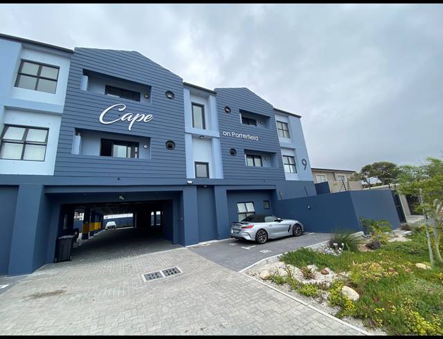 2 BEDROOM APARTMENT TO LET IN BEACHFRONT